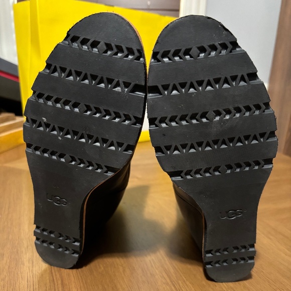 UGG Amal Boot Black Size 10 - Picture 5 of 8